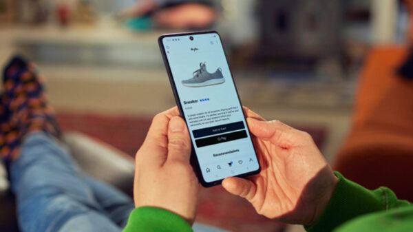 Adyen CX cliente che fa acquisti online