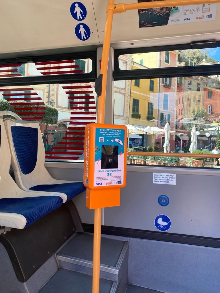 A Portofino il biglietto contactless si paga a bordo dell’autobus